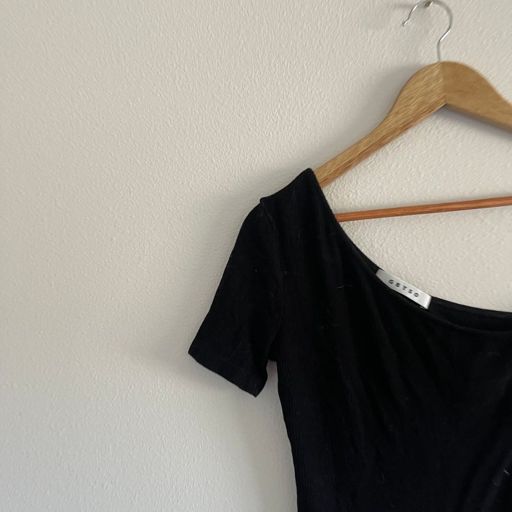 GBTSO One-Shoulder Ribbed‎ Knit T-Shirt Womens Size XS - Picture 4 of 8